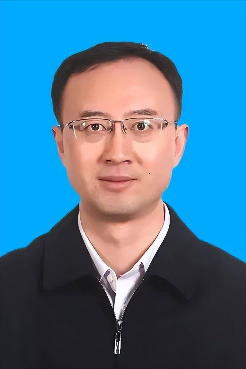 2021年任青海省黄南州委常委,州政府党组副书记,常务副州长,州行政