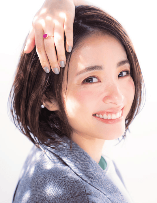 上户彩:拥有完美"笑脸"的成熟女性才叫美!