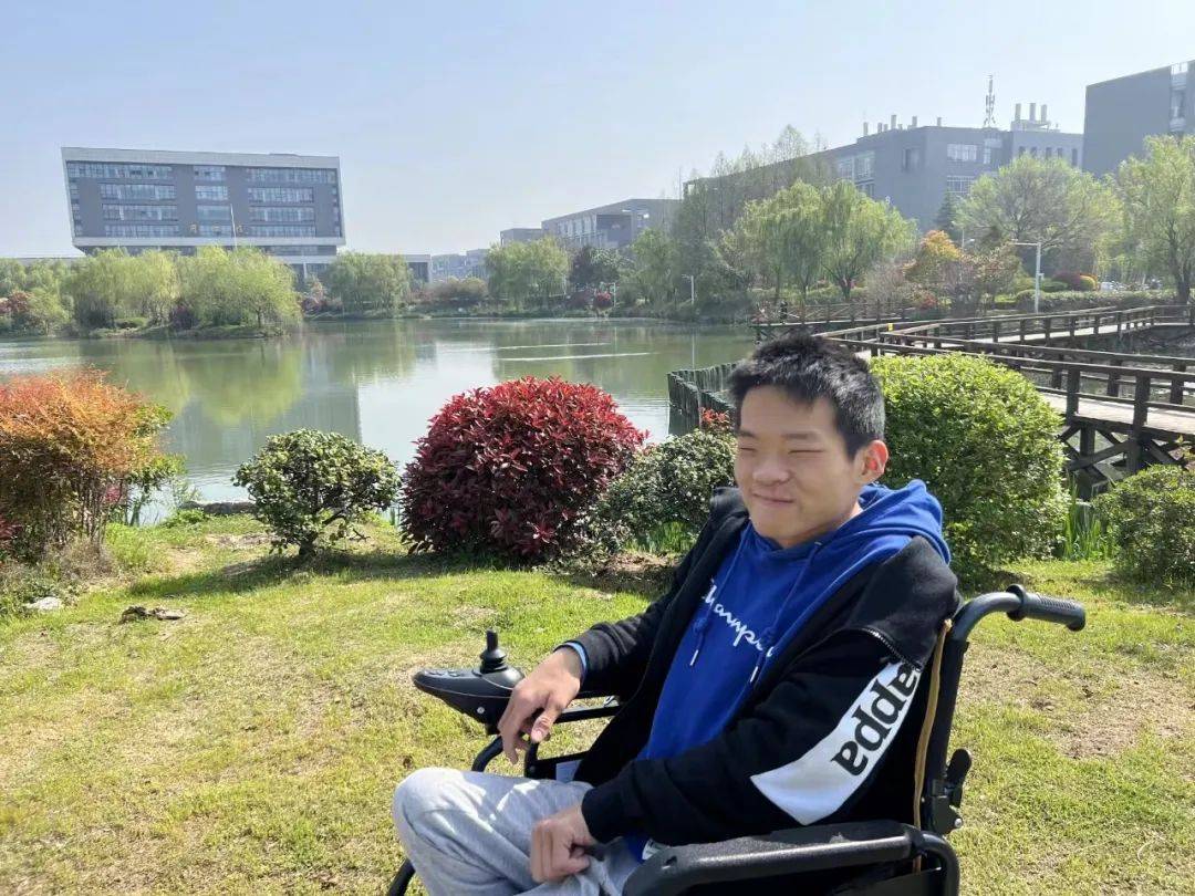 高考623分的芜湖脑瘫少年，今天毕业了！-2020安徽脑瘫儿考上大学