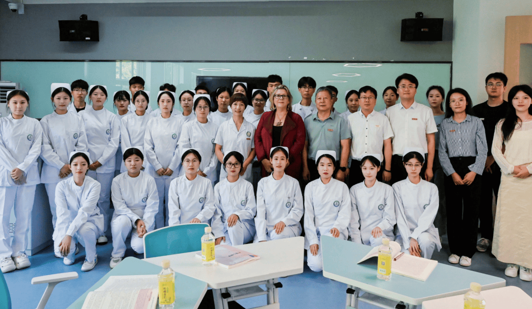 锁定燕理《院长来了》直播间,听环境与健康学院和艺术