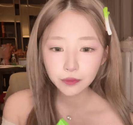 黄一鸣"杀疯了"!直播间卖大葱养孩子,王思聪被整得完全没脾气