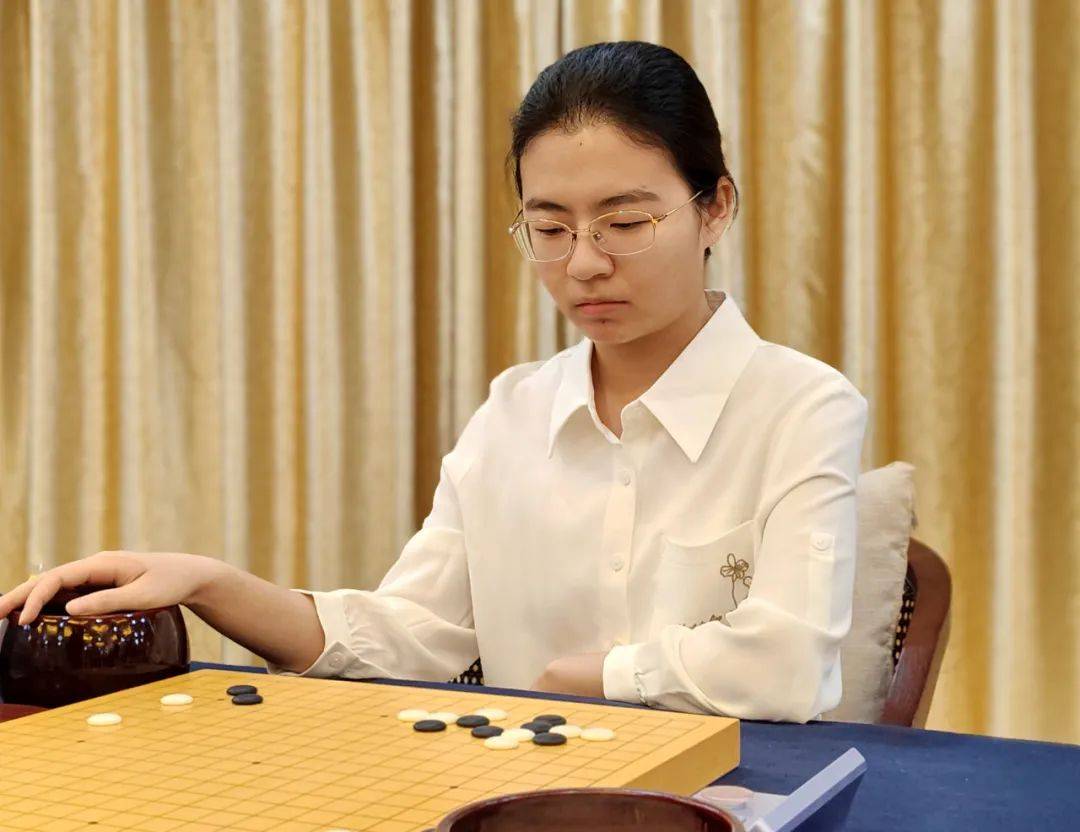 黄龙士杯首轮陆敏全李小溪外战告负 21日李赫战崔精