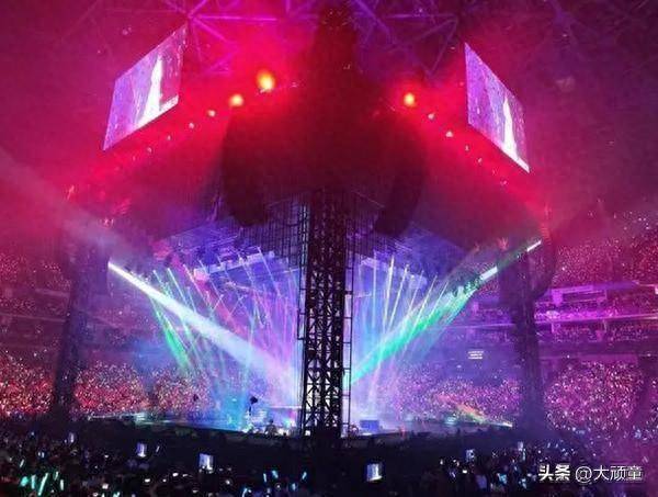 梁静茹演唱《燕尾蝶》破音,这个可以理解,毕竟是真唱,哪怕是走