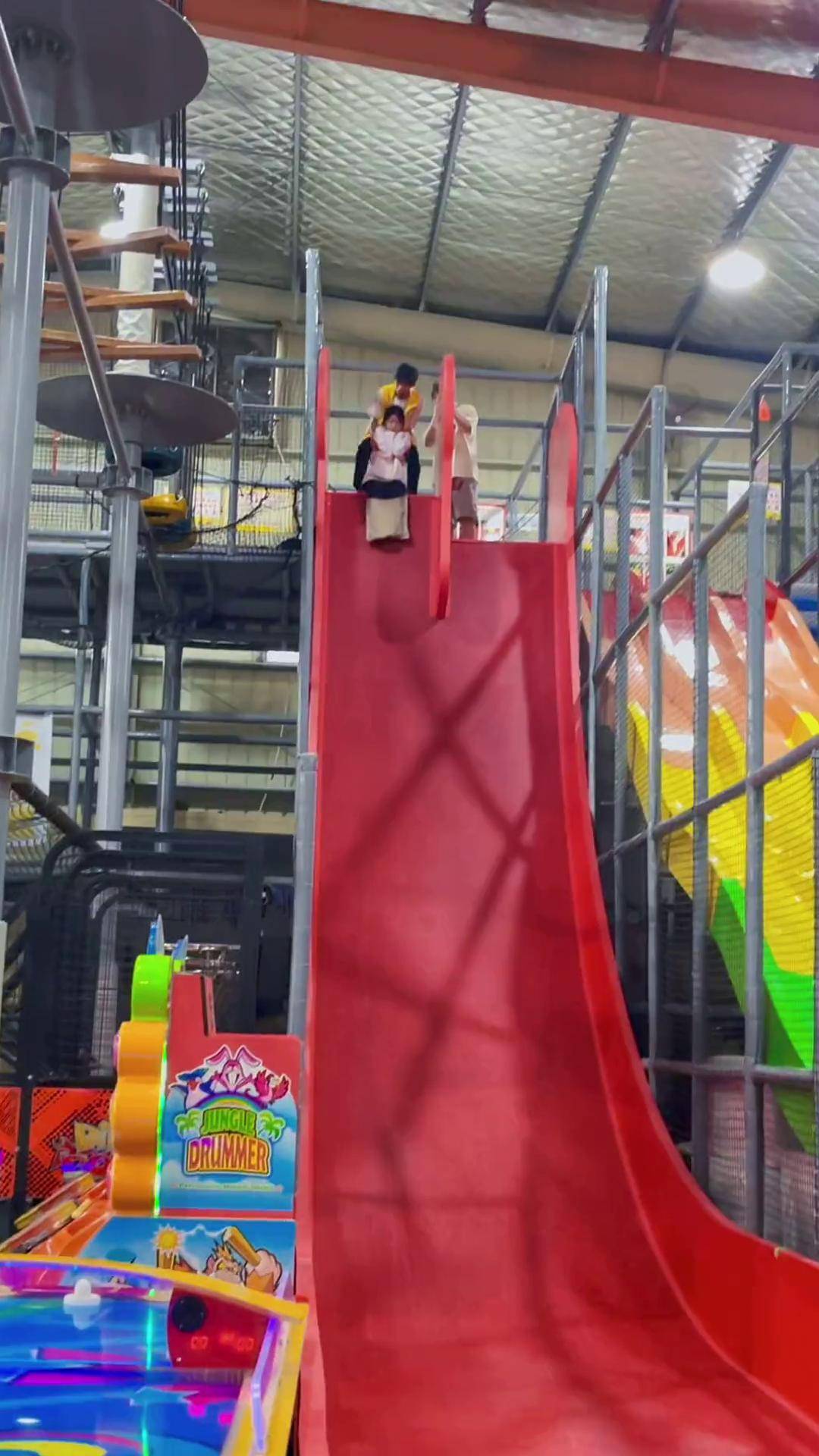 90度魔鬼滑梯周末去哪玩 襄阳 乐普蹦床运动馆 遛娃好去处 室内游乐场
