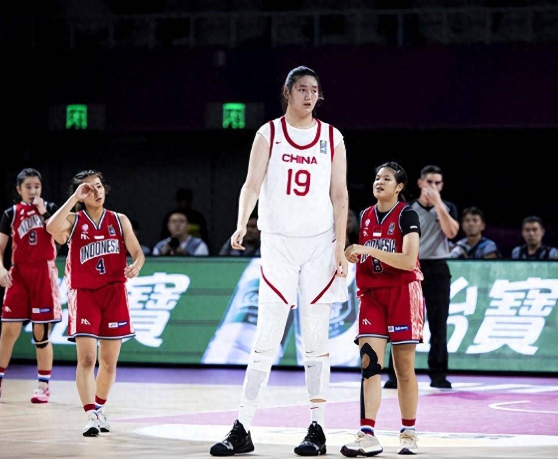 U18女篮亚洲杯：中国59分大胜印尼，张子宇国际大赛首秀，9中9轻砍19分7篮板
