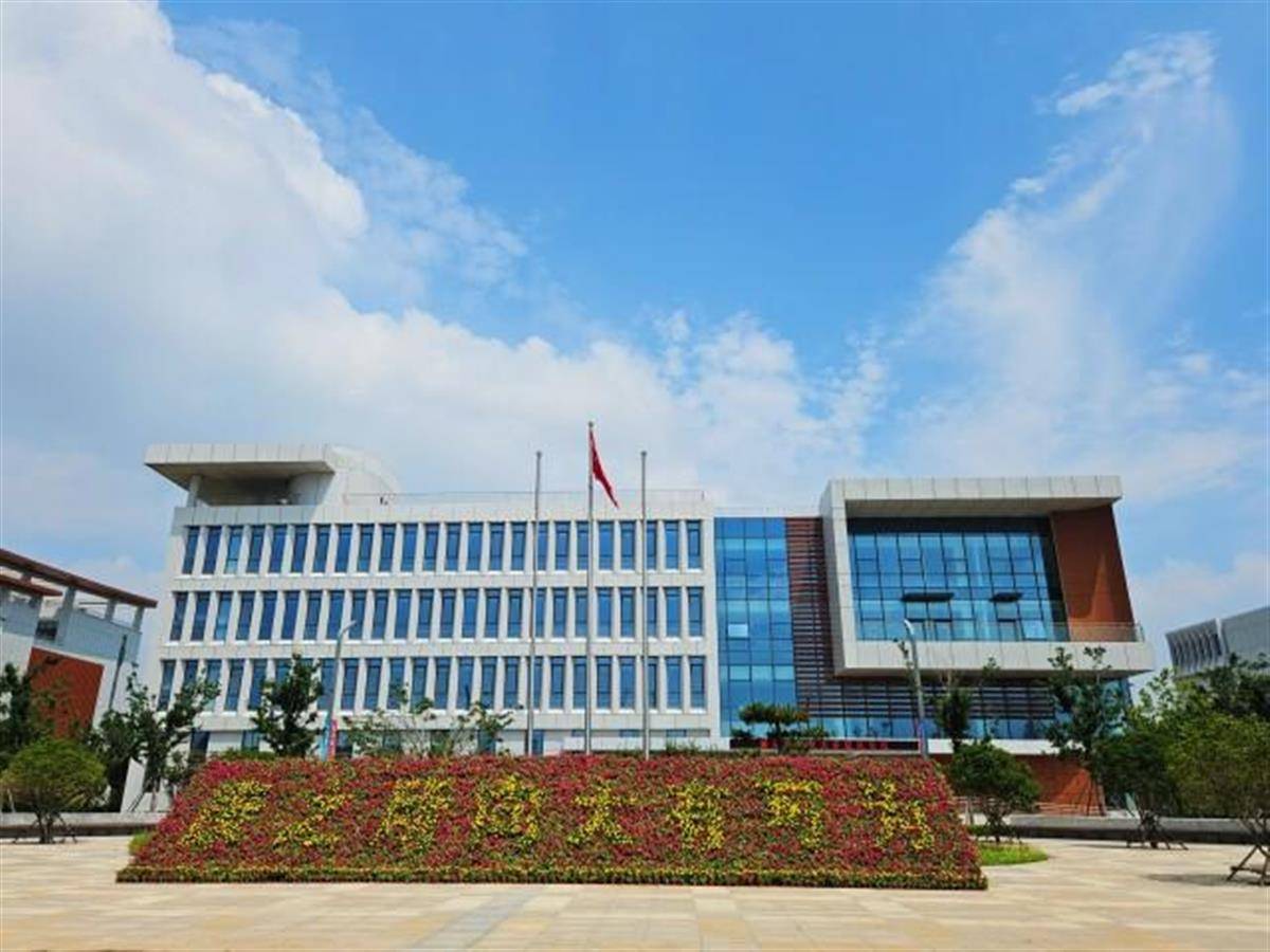 据悉,康复大学由山东省政府主办,教育部,中国残联,国家卫生健康委等