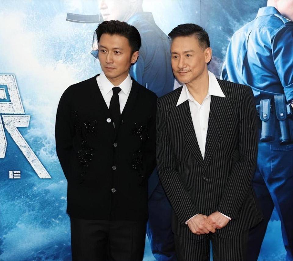 谢霆锋回应和王菲打扮越来越像,称没有留意,张学友起哄:胆子大