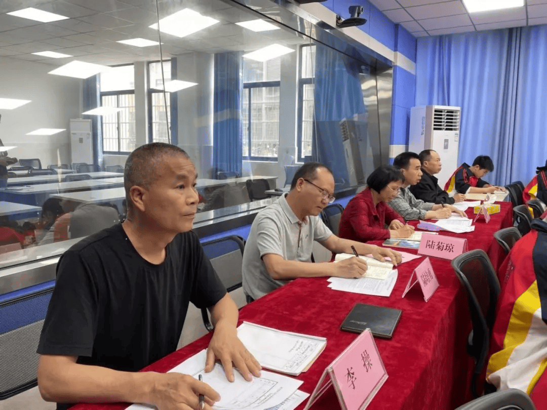 广西昭平县第四中学:新课标领航教学路 生本课堂绽放智慧花