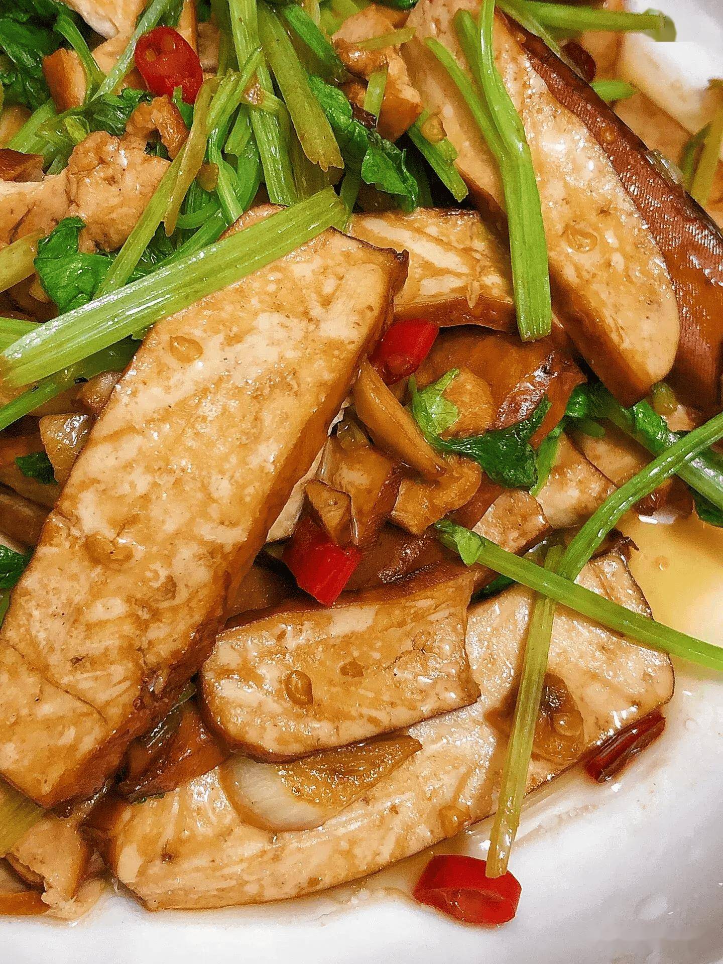 3.芹菜炒香干2.胡萝卜木耳炒山药1.烤鹌鹑蛋