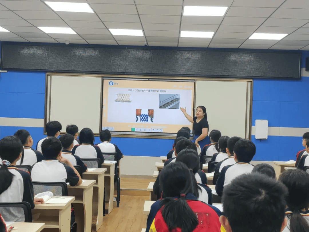 广西昭平县第四中学:新课标领航教学路 生本课堂绽放智慧花