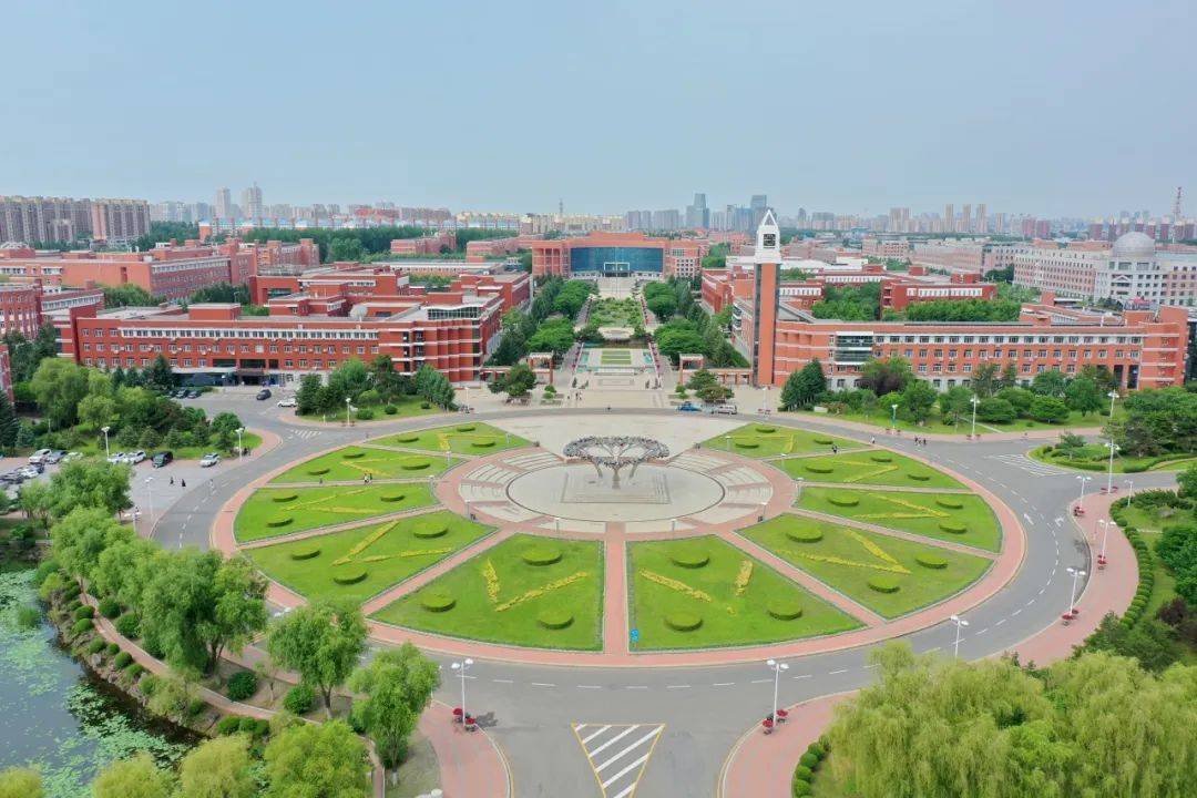 东北师范大学校园风光图片