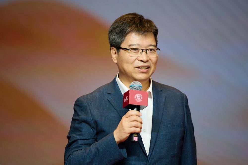 北京市社会科学院党组书记谢辉,首都图书馆副馆长李念祖,中央广播电视