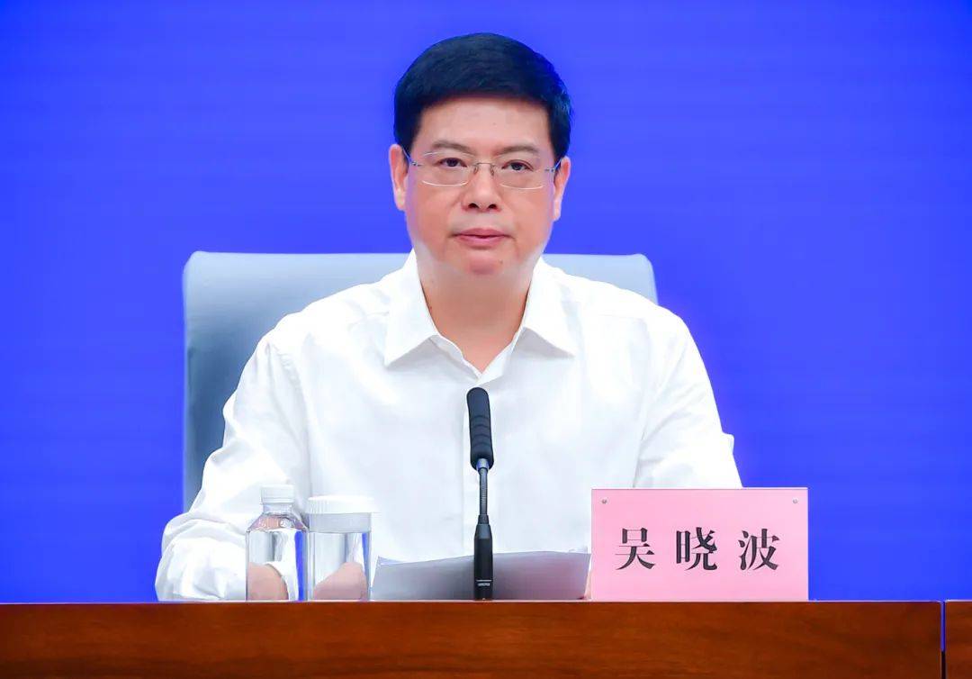 省公安厅党委委员,副厅长 吴晓波吴晓波:感谢记者的提问