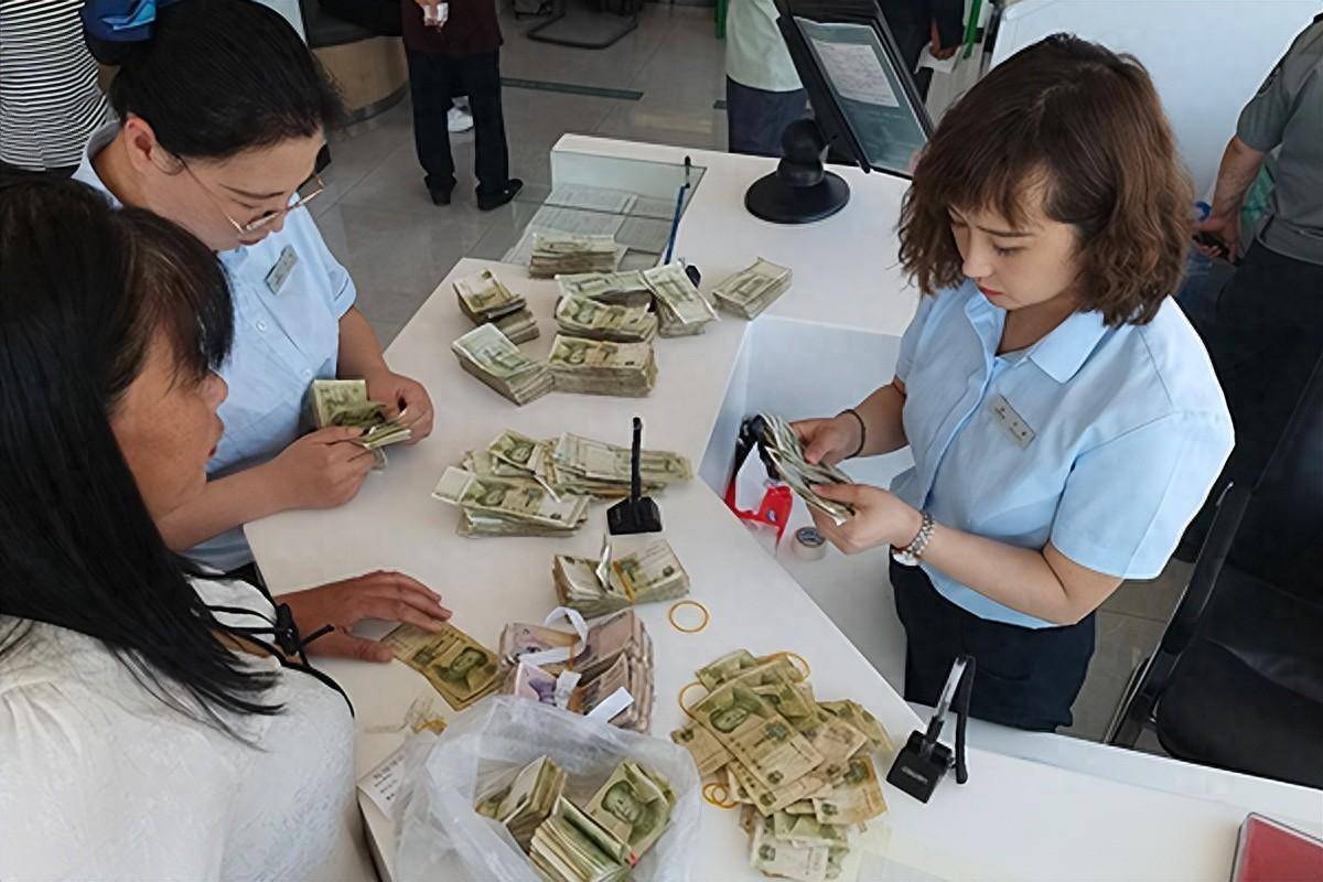 长子农商银行“零钱”兑换暖人心_客户_服务_零币