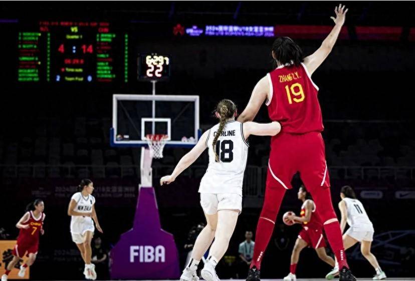 全球瞩目！中国女篮天赋最强球员横空出世 年仅17岁身高超220