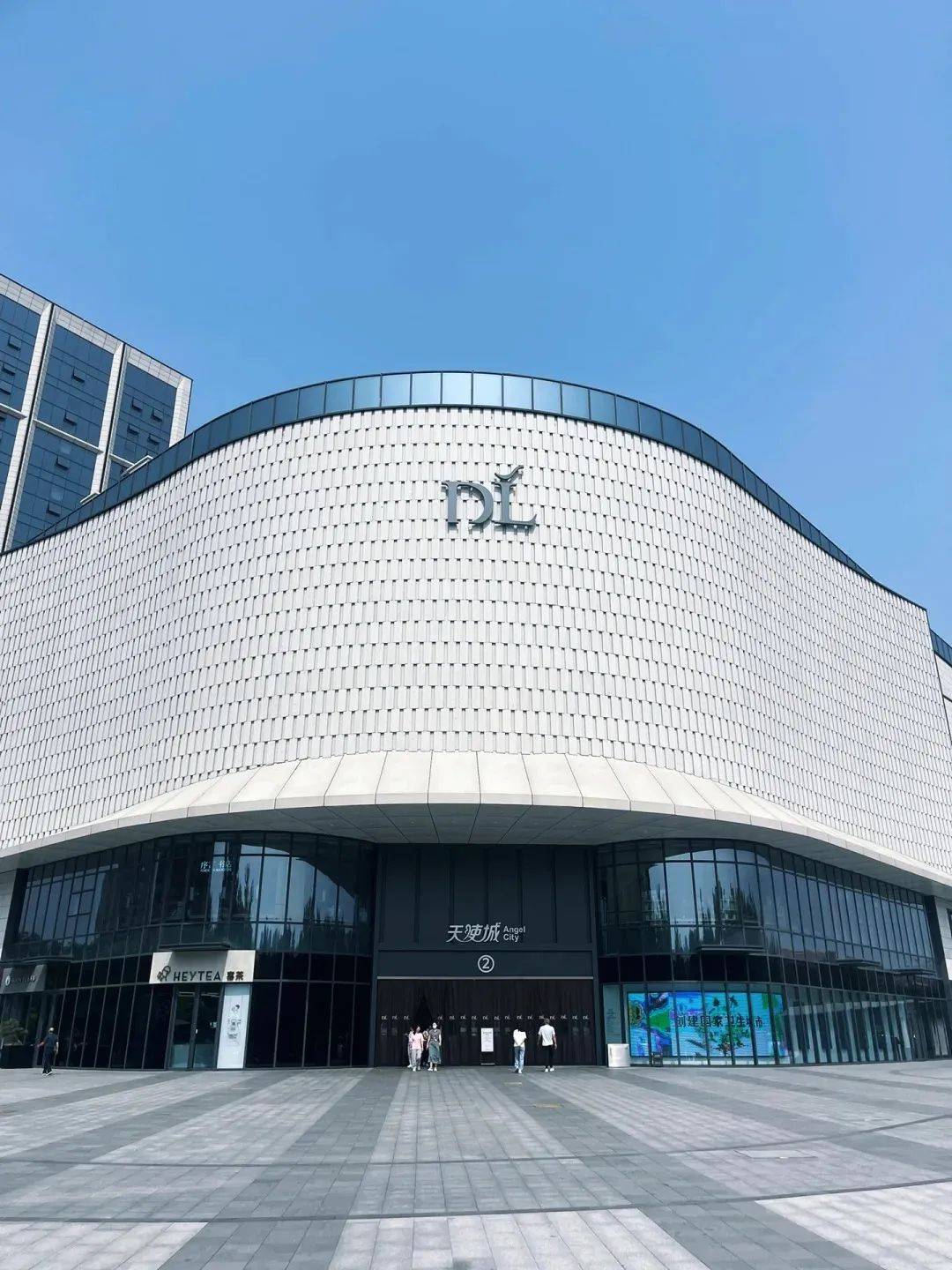 胖东来喜提热搜!为什么这个超市能大火?真正做到顾客就是上帝