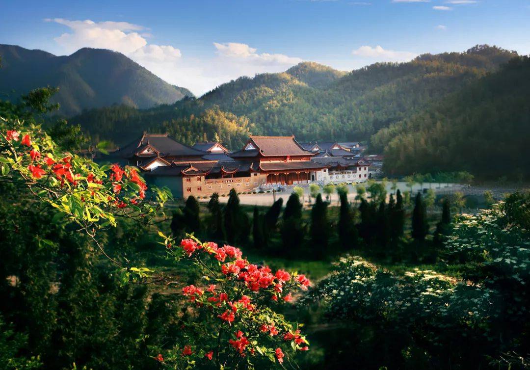 露营,赏民俗文化,趣味活动地点:奉新县百丈山风景名胜区时间:7月初