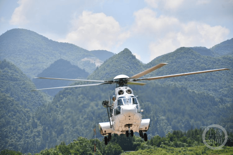 重庆市域1小时航空救援!ec225大型救助直升机驻防黔江