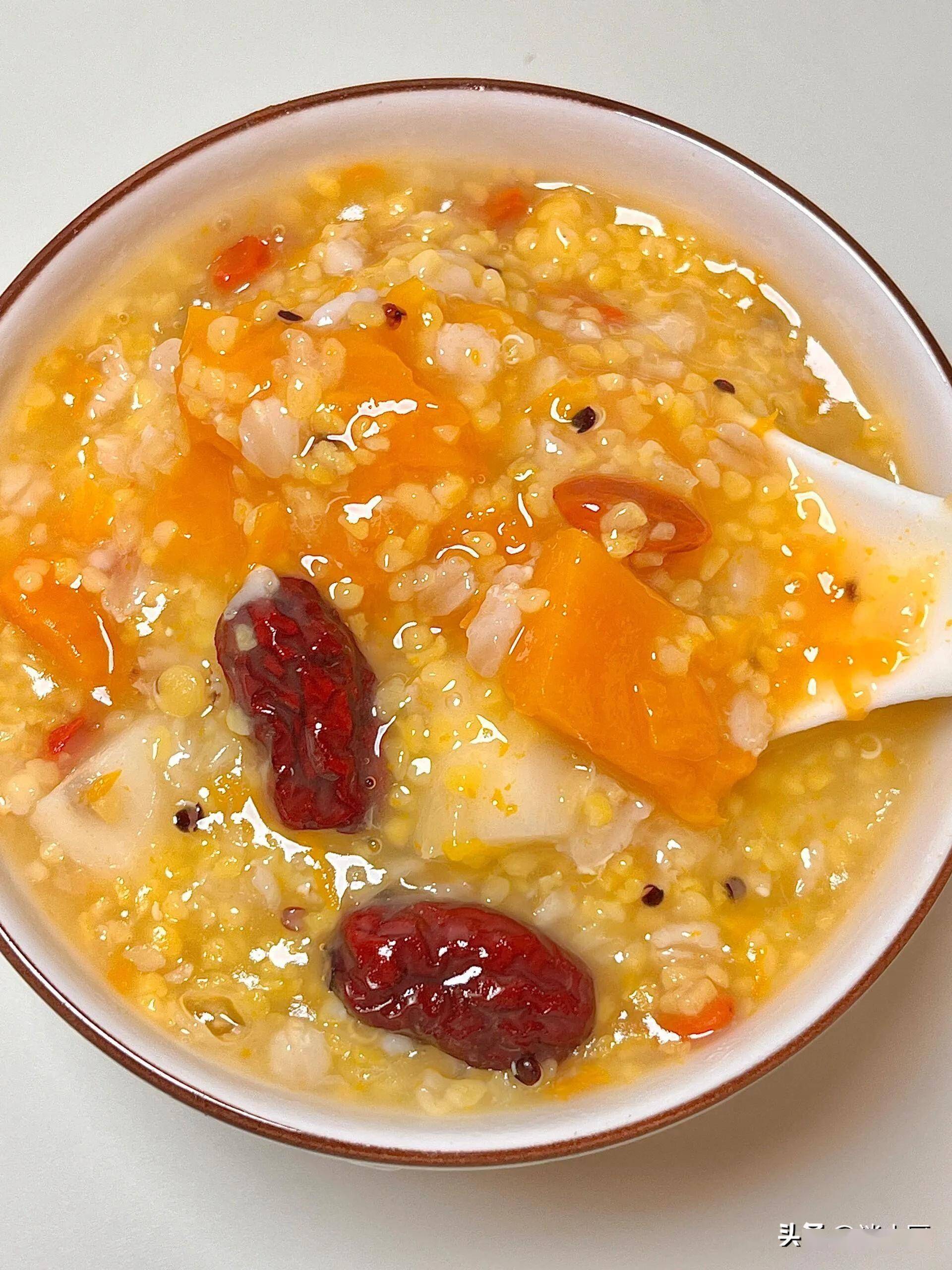 2.南瓜杂粮粥1.红豆黑米苹果奶昔