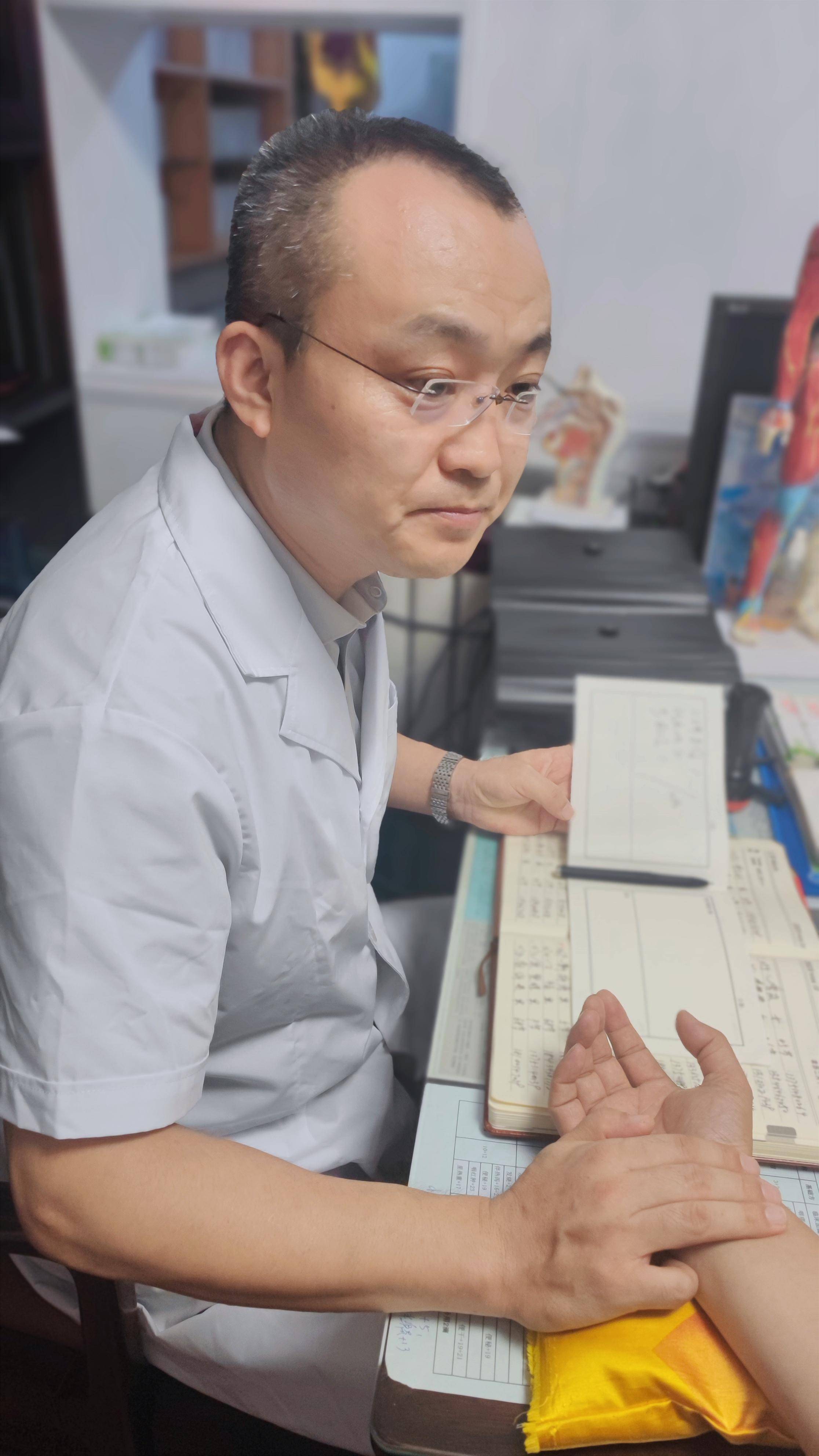 《医生特殊的治疗》中字