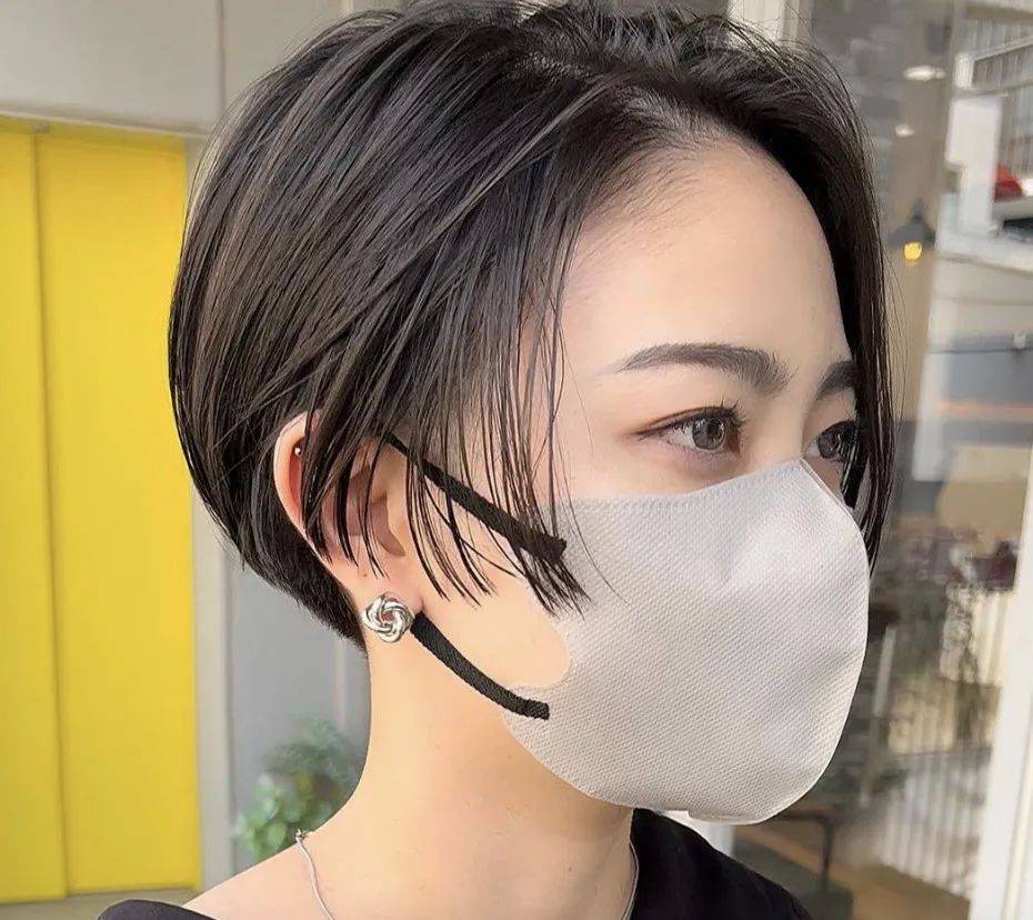 最酷的女生超短发_中分_发型_刘海