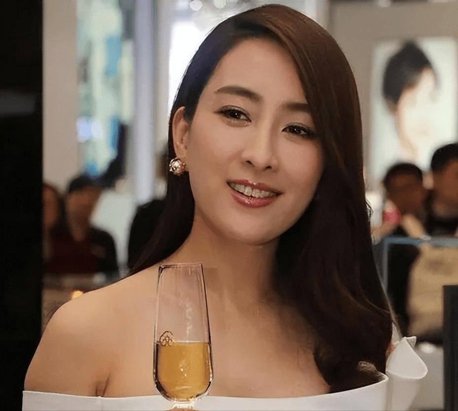 参考资料:扬子晚报网2013年1月6日发布关于"传马苏与吴奇隆深夜同居