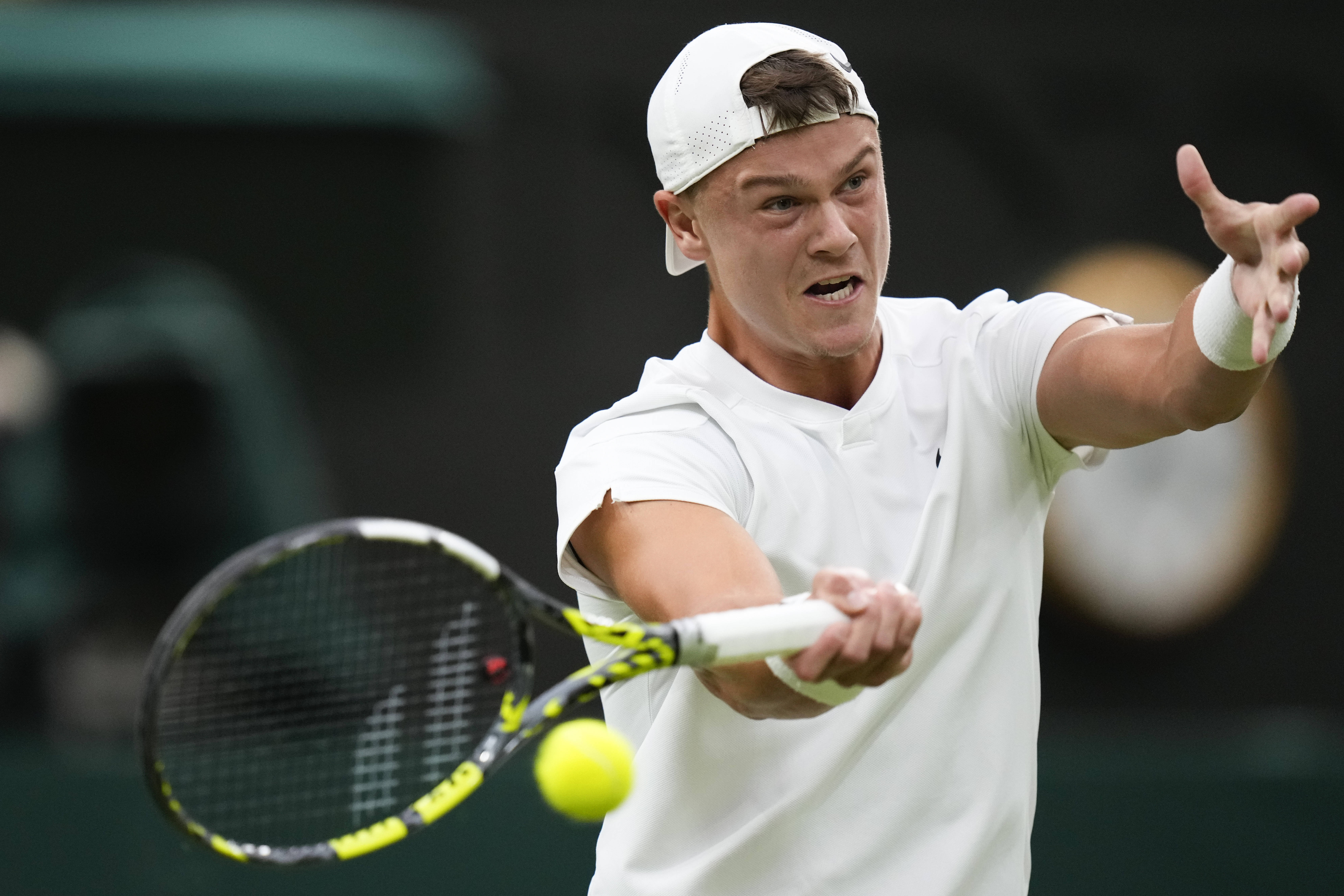 网球——温网:焦科维奇晋级男单八强