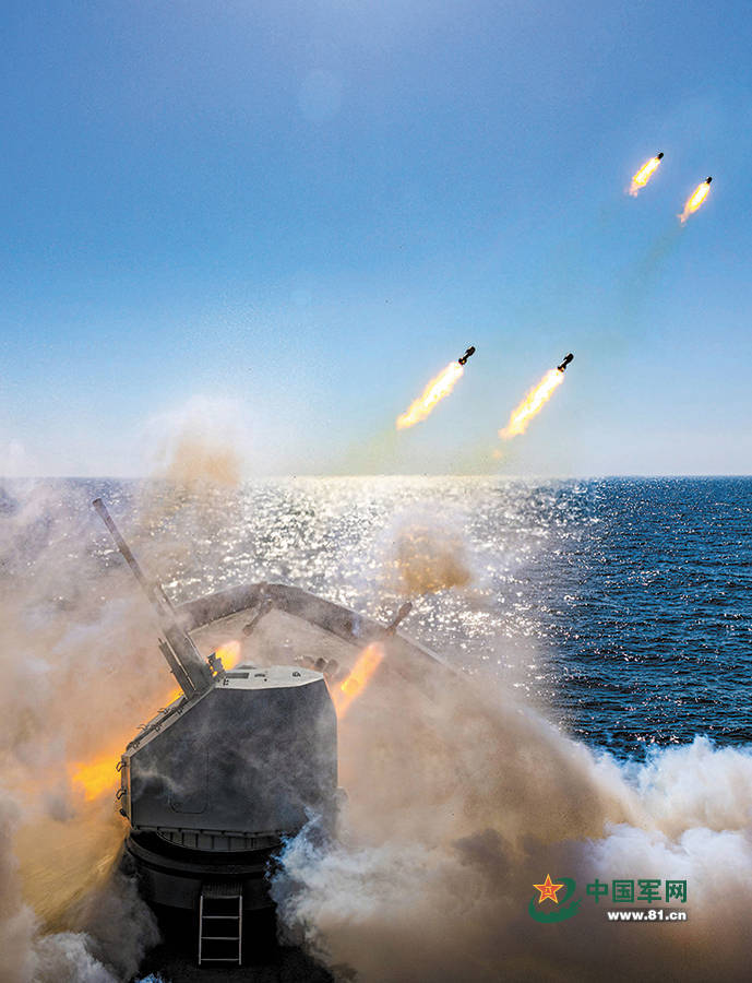 向目标海域发射火箭深弹海空威胁刚解除,水下敌情接踵而至