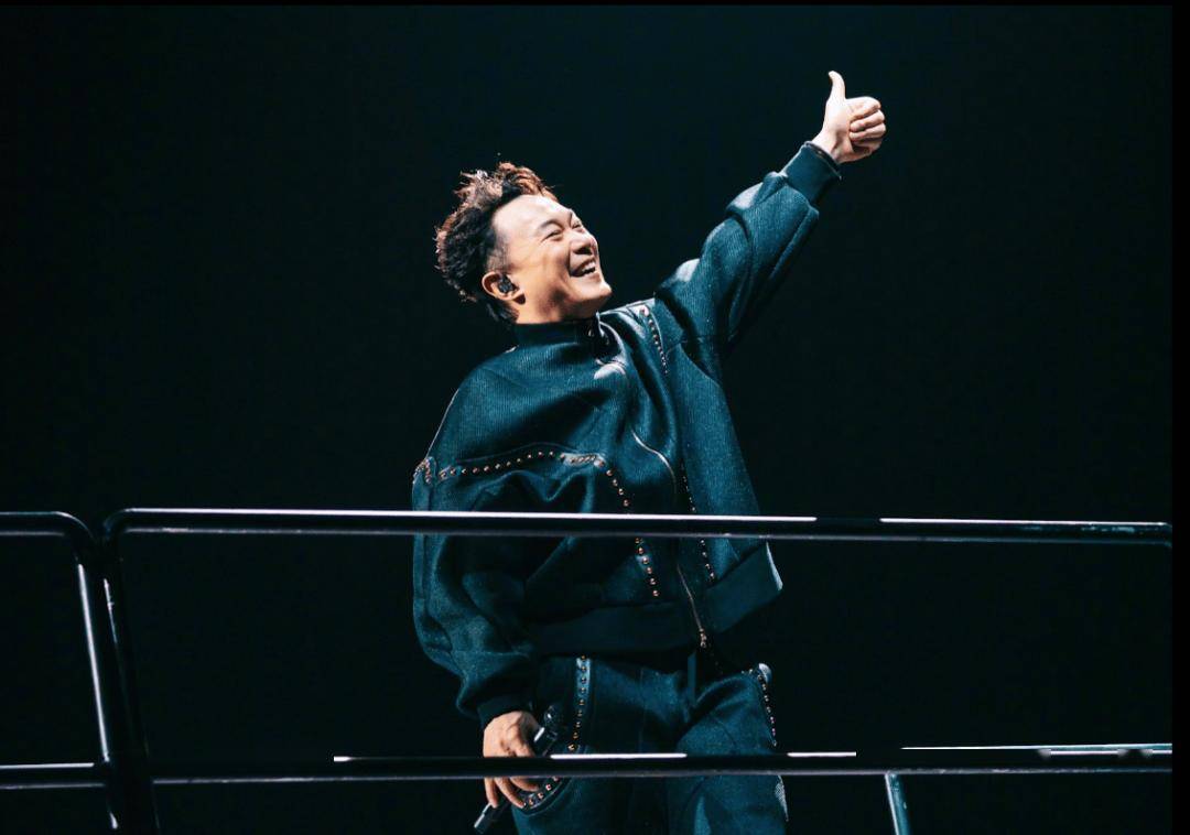 爆老公陈奕迅进食困难!tvb前女星手术后出院,大晒性感露背照