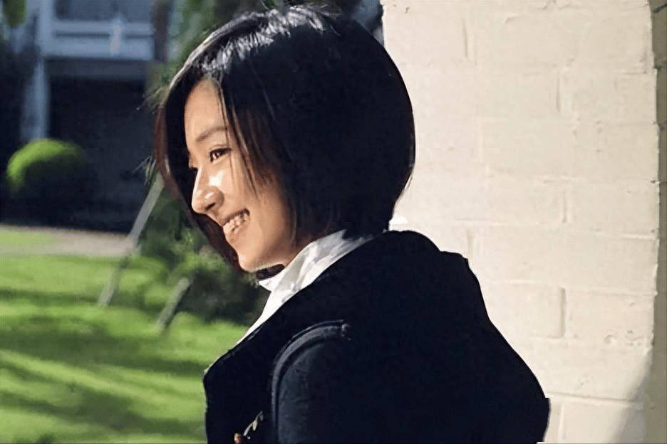 为57岁男友,"全民初恋"桂纶镁放弃大好前途销声匿迹?如今咋样