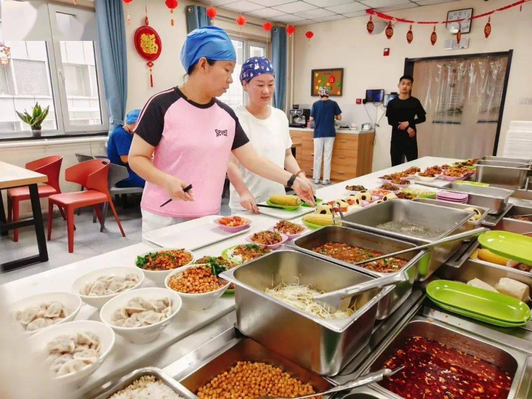 齐齐哈尔医学院食堂图片