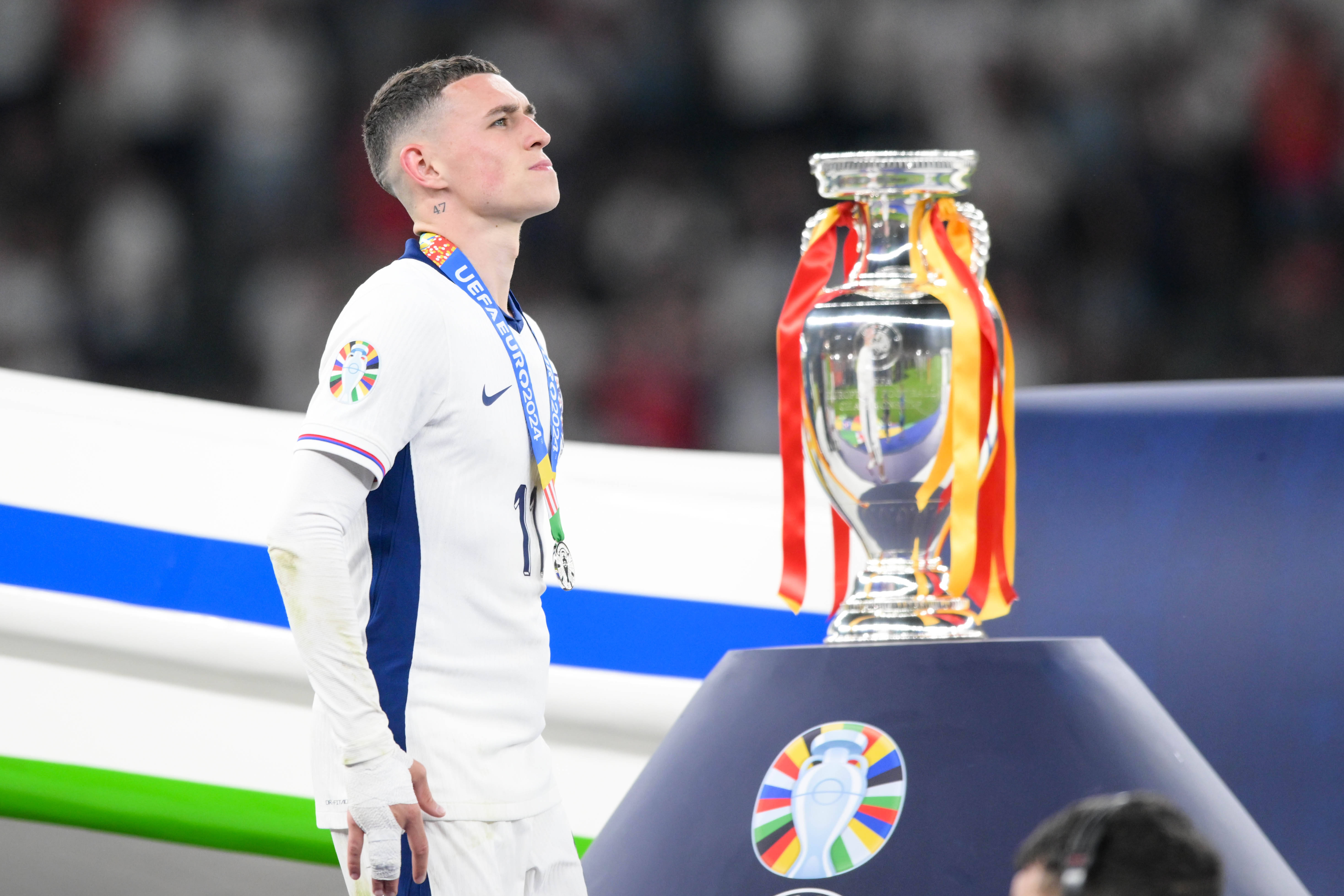 英格兰锋线:福登622分钟0球0助-帕尔默144分钟1球1助-戈登1分钟