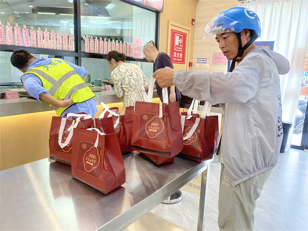 🌸中国税网 【澳门天天彩正版免费资料大全】|深圳广告业全国前五名 互联网广告发布收入占比约98%  第6张