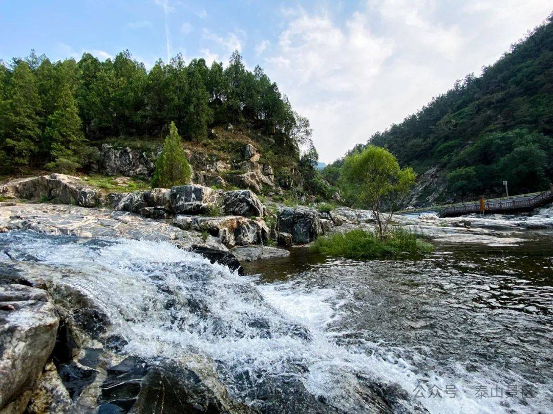 如入仙境!十里山涧,彩石铺溪底,雨后彩石溪赏心悦目
