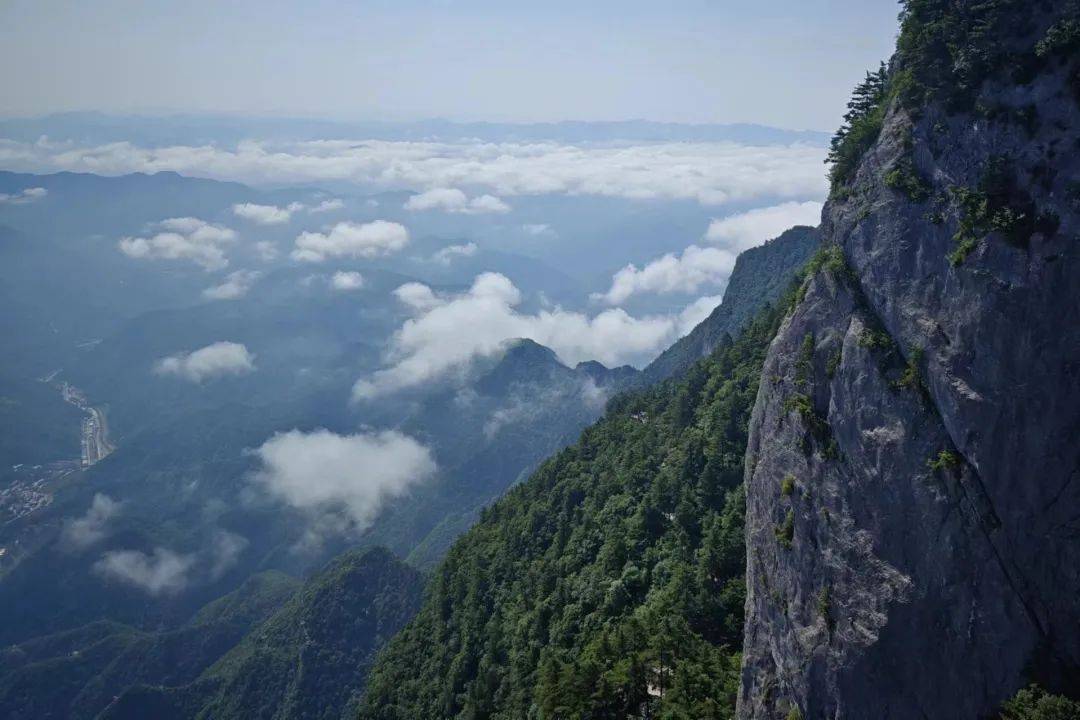 避暑商洛 | 穿越探秘,山水绝美!这座秦岭宝藏小城好玩的地方太多了