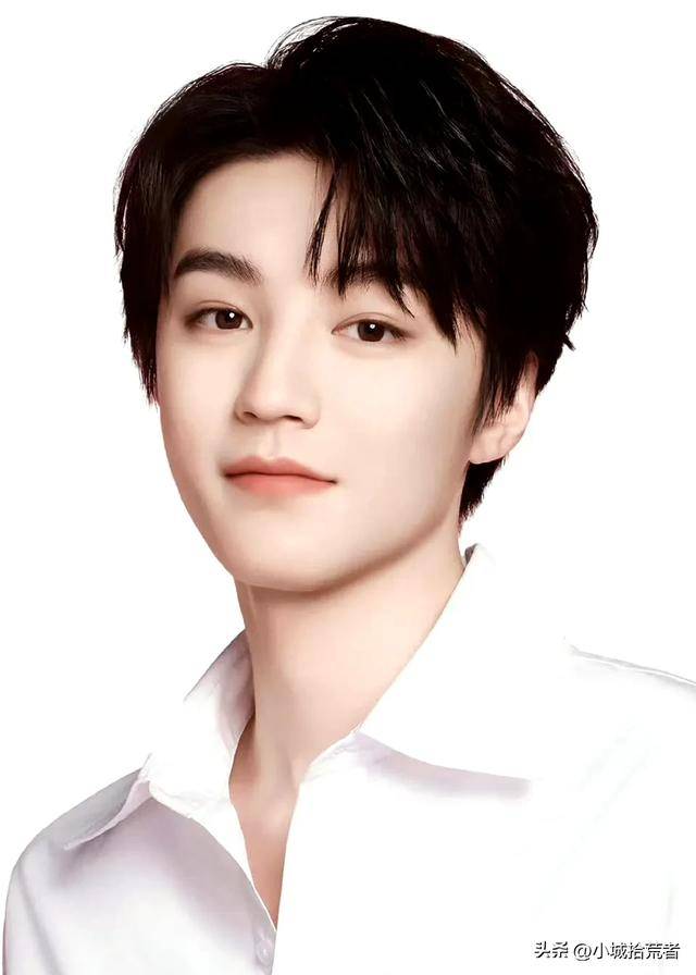 王俊凯—女生钱夹里的男友证件照