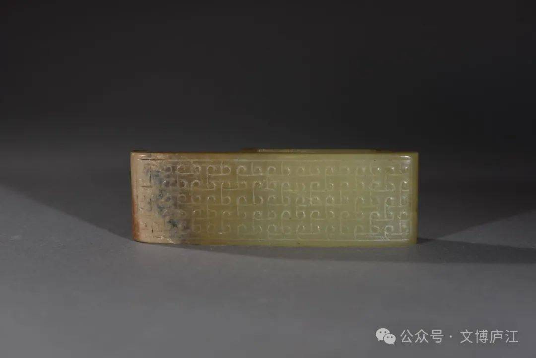 5厘米,厚1.4厘米,2006年庐江塔山汉墓出土,与青铜剑同出,保存完整.