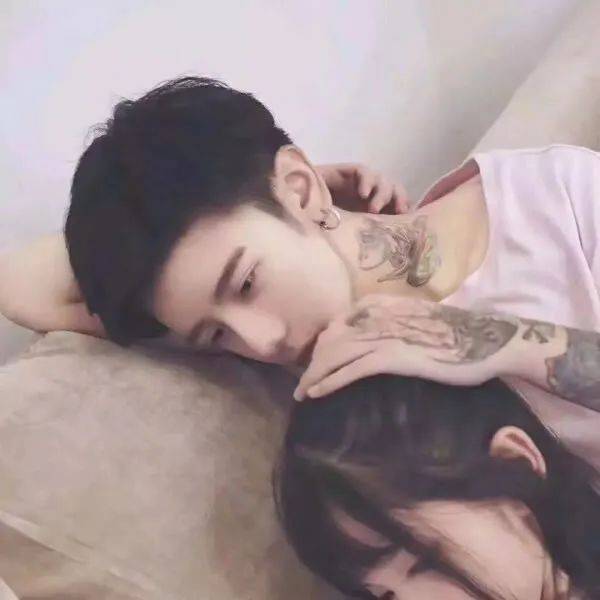 情侣头像丨隔着屏幕就喜欢的情头