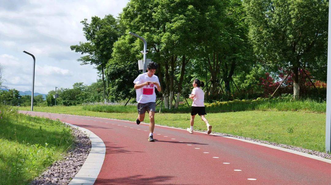 赣州蓉江新区:用"活"体育公园做"热"体育赛事_运动_选手_江西