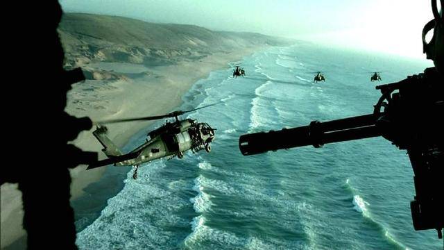 电影《黑鹰坠落》,战争人性和社会的反思,战争是既残酷又复杂的