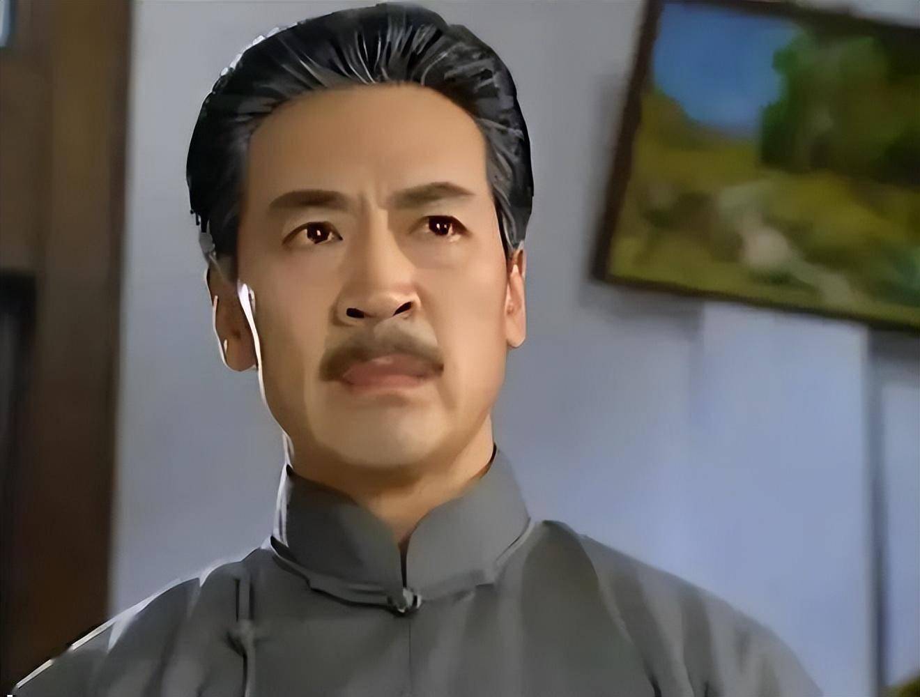 53岁三婚娶32岁娇妻,54岁得一儿子,如今拼命拍戏挣钱不敢老去