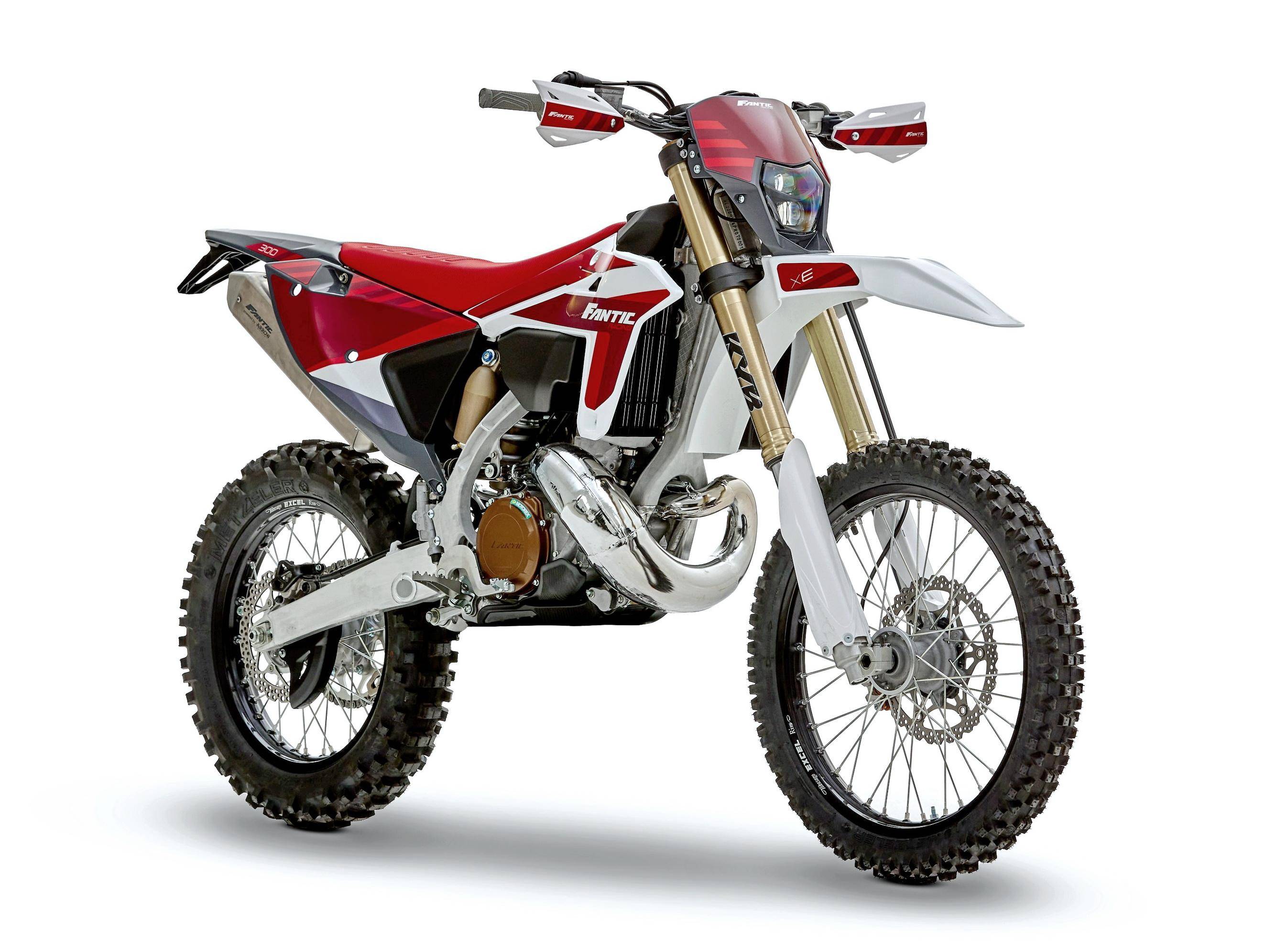 来自 yamaha 平台,fantic 2025 xe 300 两冲电喷越野赛车