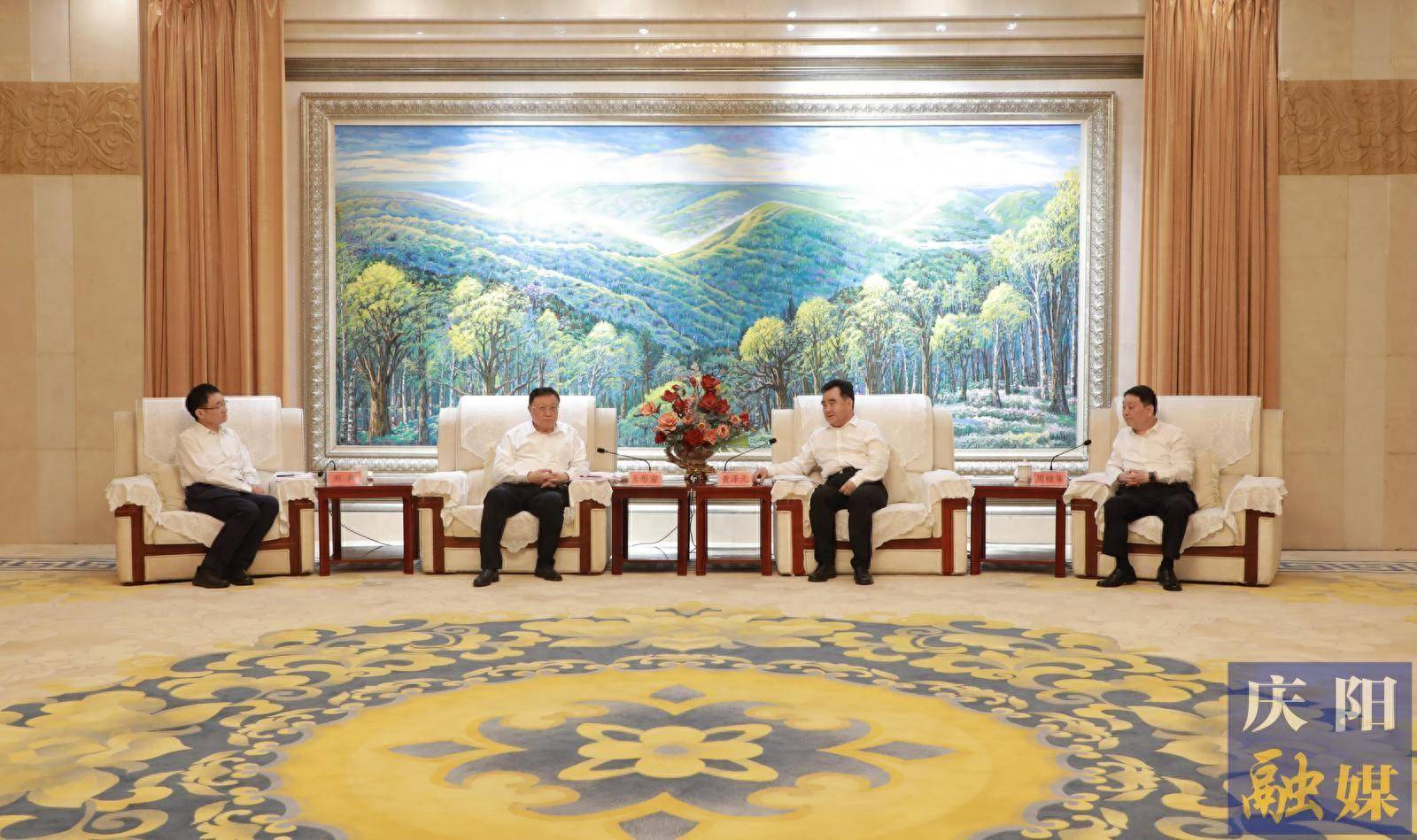 黄泽元周继军与中国交通建设集团有限公司党委书记、董事长王彤宙一行座谈_发展_庆阳_合作