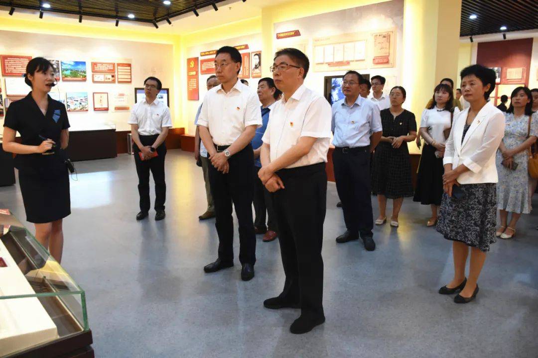 省委统战部组织参观党纪学习教育专题档案文献展_建设_守纪_活动