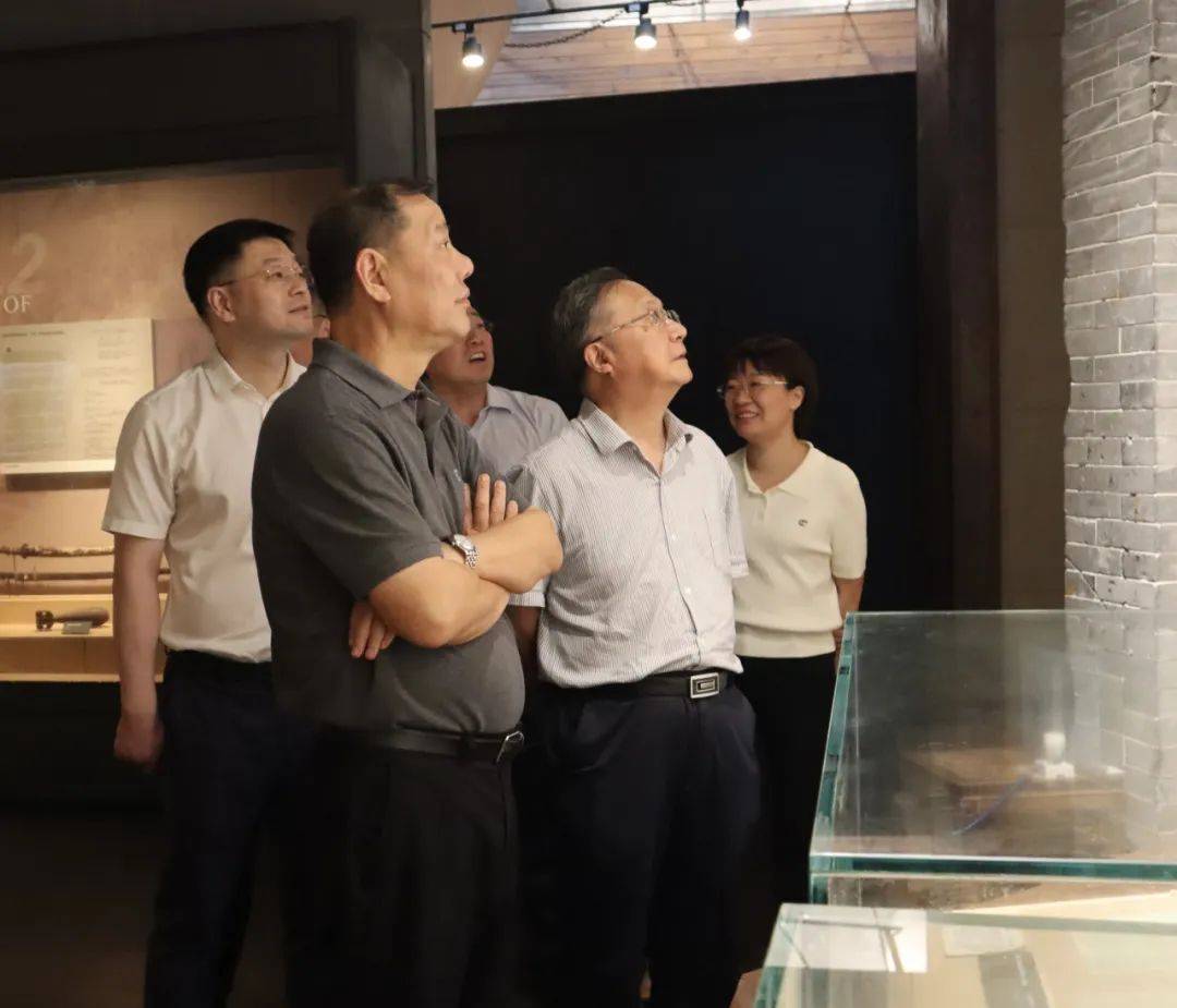 省老促会会长陈铁雄一行莅临海防馆考察调研