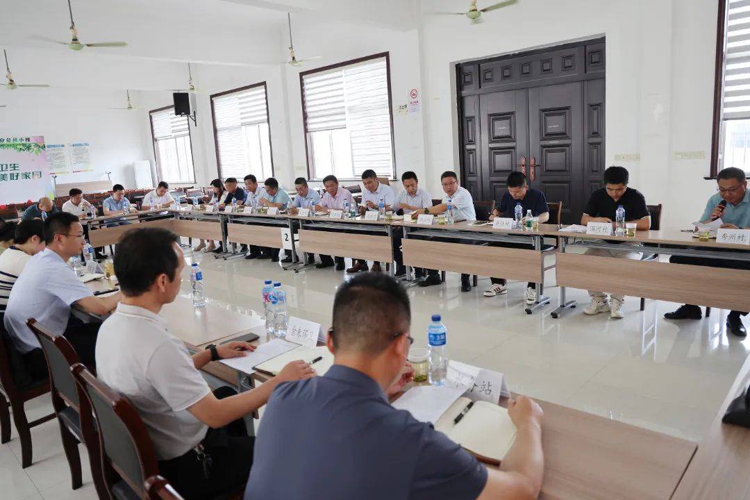 朱泾镇召开"洁美乡村"示范创建工作例会