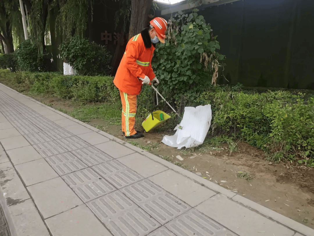 烈日炎炎,我们可以为环卫工人做点什么?