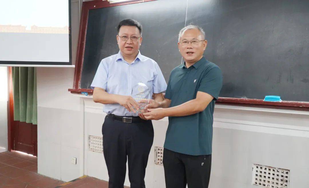 2024夏季学期杰出校友系列讲座 | 浙江金融资产交易中心股份有限公司丁建林开讲_经济学_中国_企业