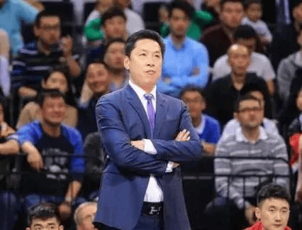 三消息:男篮8月中旬再次拉练,赵岩昊欲加盟首钢,李春江即将回归