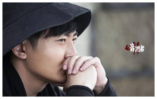 无论是在电视剧,电影还是舞台上,郭京飞都以他的热情和才